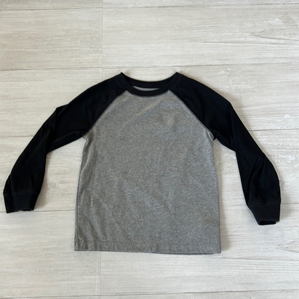 Cat and Jack boys size 4T shirt
